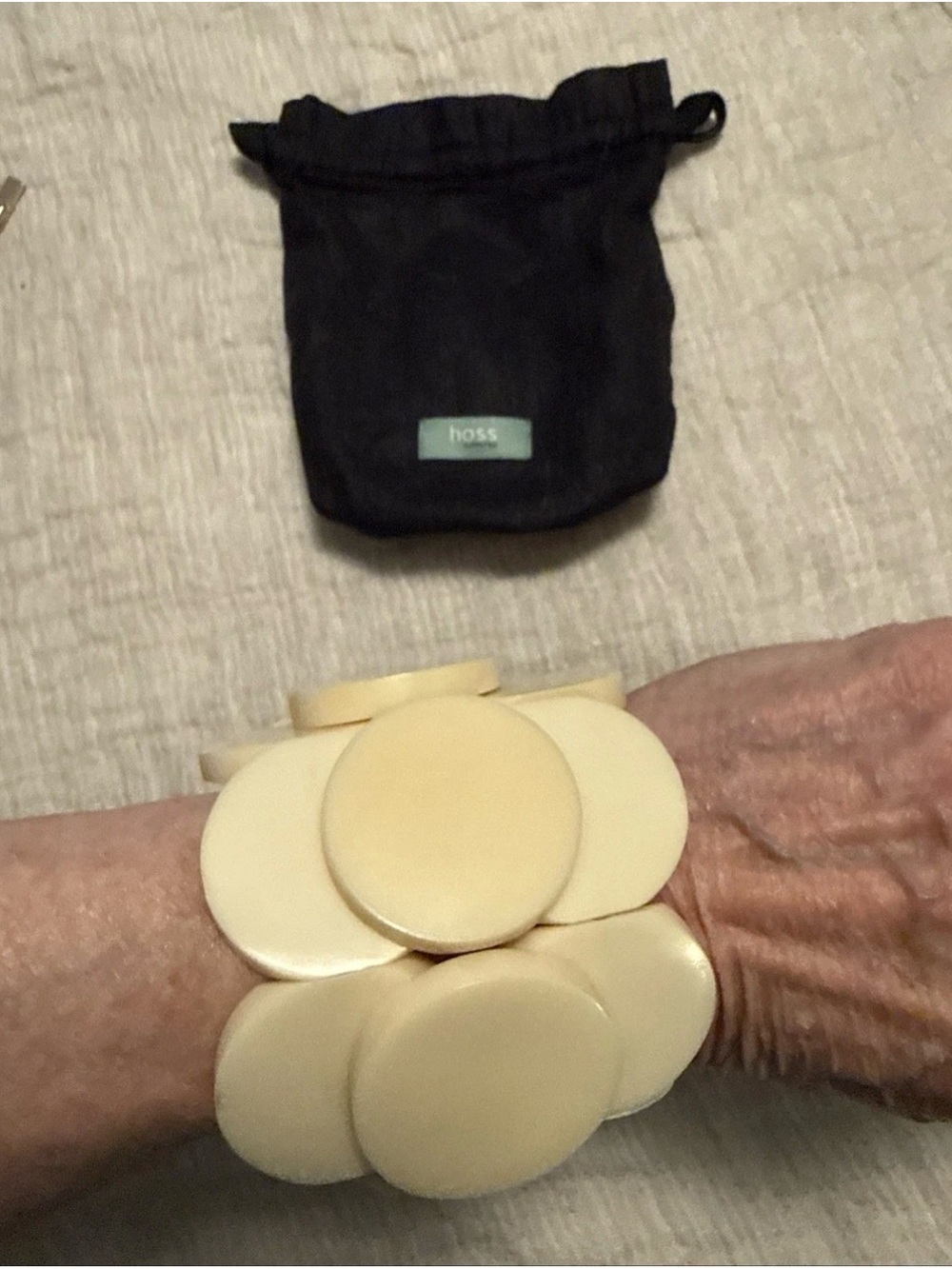 Modern Ivory Geometric HOSS Resin Disc Stretch Bracelet